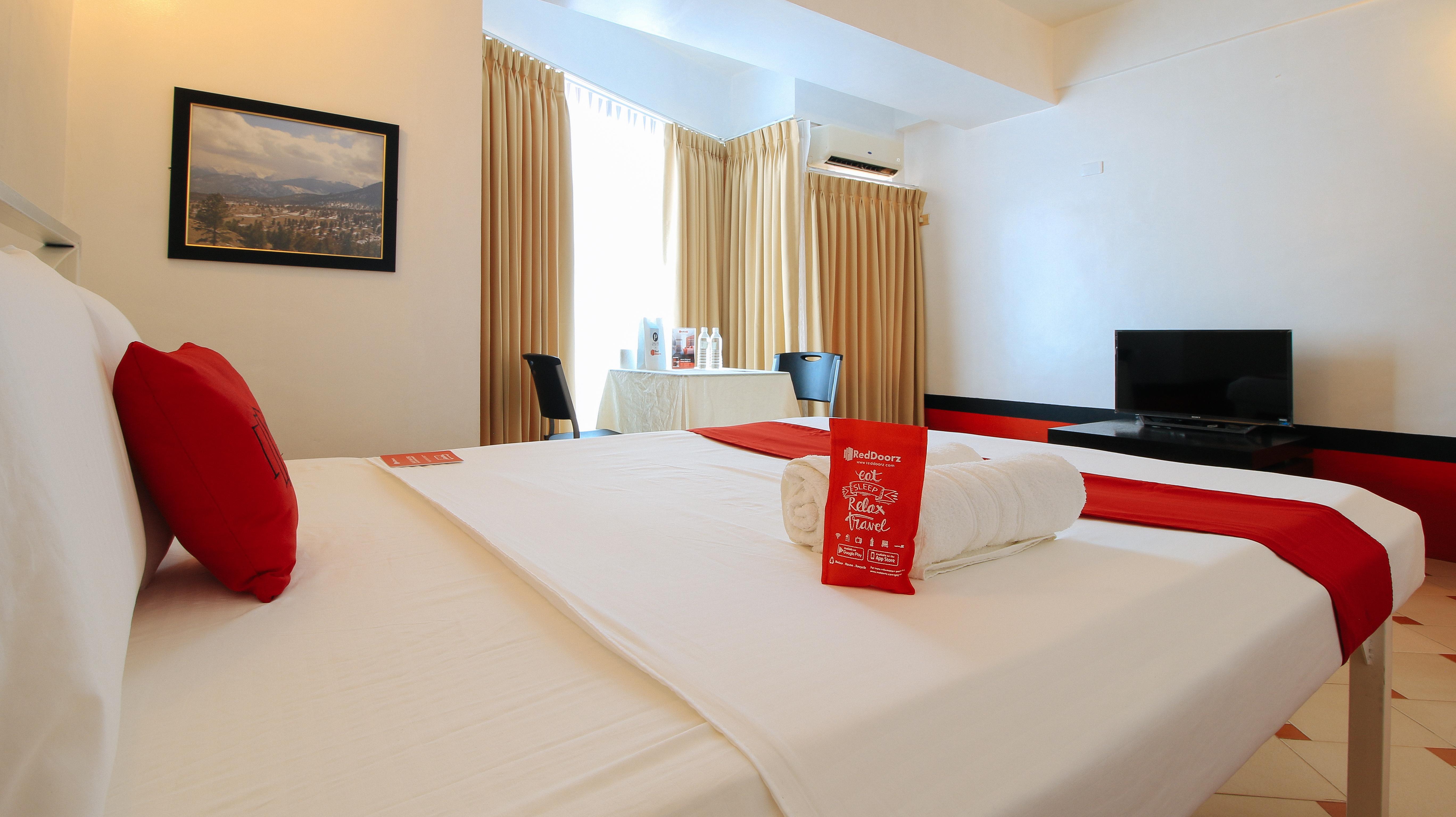 Reddoorz At The Providence Tower Hotel Manila Exterior photo